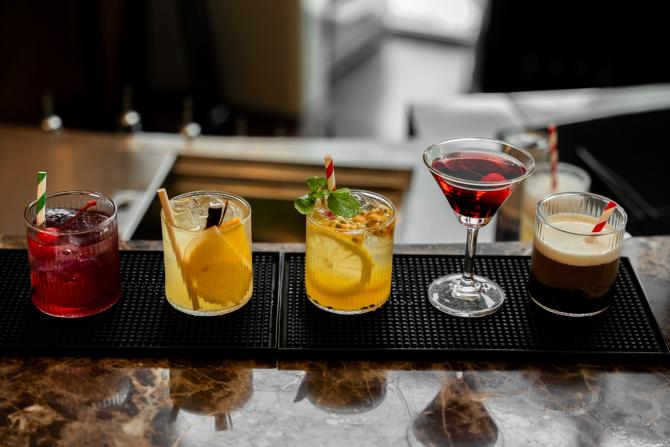 Tận hưởng khoảnh khắc thoải mái trước mỗi hành trình với quầy bar SH Airport Lounge